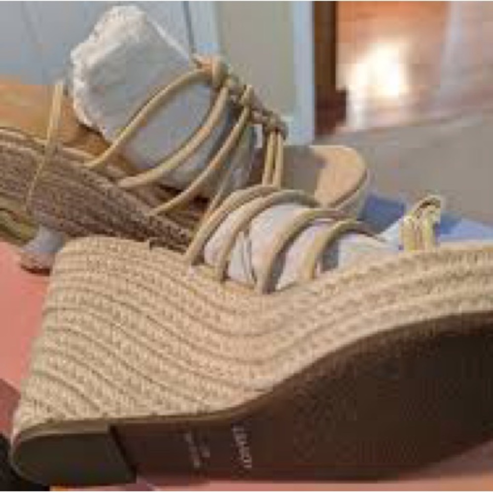 Lisa Vicky Sandals - Picture 2 of 3
